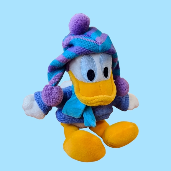 Vtg Sweater Donald Duck Plushie Disney Store 10" & Bonus Donald Magnet - Picture 5 of 7